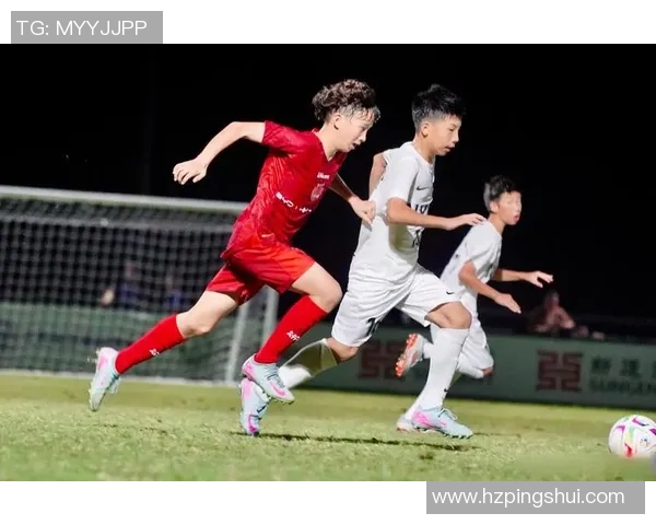 吉林卫视亚泰足球明星助力地方足球发展展现青春活力与团队精神