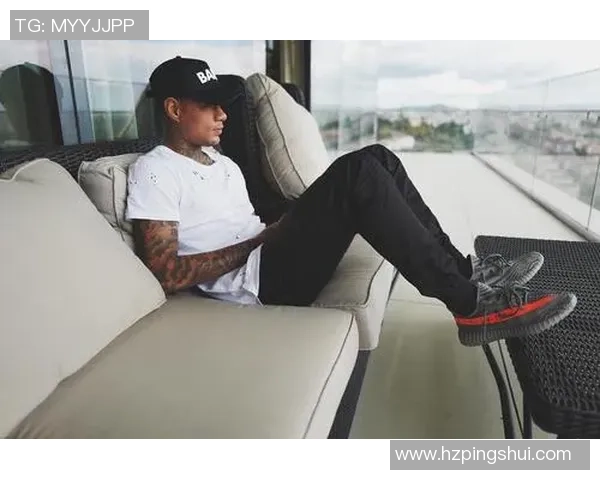 足球明星日常穿搭风格揭秘时尚潮流引领者的独特魅力展示